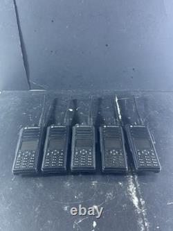 LOT DE 5 Radios Bi-Directionnelles Motorola XPR 7580 AAH56UCN9KB1AN À LIRE