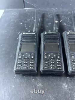 LOT DE 5 Radios Bi-Directionnelles Motorola XPR 7580 AAH56UCN9KB1AN À LIRE