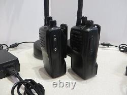 Lot De 2 Motorola Vx-261-g7-5 Uhf 450-512mhz 5 Watt 16ch Radios À Deux Voies Avec Batt