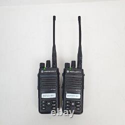 Lot De 2x Motorola Xpr 3500e Uhf Portable Radio À Deux Voies Avec Batterie Et Antenne