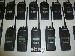 Lot De 37 Motorola Ht1250 Ls+ 450-512 Mhz Uhf Two Way Radio Aah25sdh9dp7an