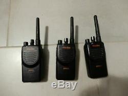 Lot De 3 Motorola Mag One Bpr40 Two Way Radio Aah84rcs8aa1an / Chargeur / Alimentation