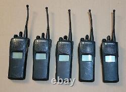 Lot De 5 Motorola Xts2500 Modèle 1.5 Uhf R2 450-520 Mhz Radios Portables P25