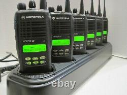 Lot De 6 Motorola Ht1250 Ls+ Uhf 4w Radio À Deux Voies Aah25rdh9dp5an Avec Chargeur Deang