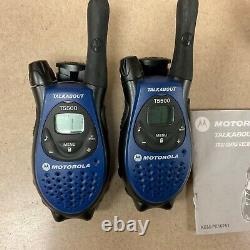 Lot Of 4 Motorola T5500 T5400 Talkabout Walkie Talkie Radio Et Charger Deux Voies