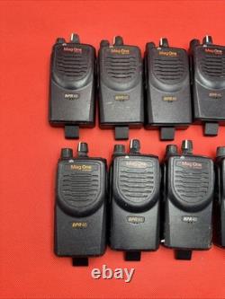 Lot de 10 radios bidirectionnelles Motorola Mag One BPR40 - AAH84KDS8AA1AN / sans batterie