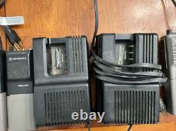 Lot de 10 talkies-walkies Motorola radio bidirectionnels UHF 1 VHF. HT600/P200