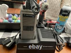 Lot de 10 talkies-walkies Motorola radio bidirectionnels UHF 1 VHF. HT600/P200
