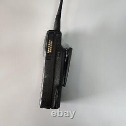 Lot de 12 radios bidirectionnelles Motorola modèle H66UCD9PW5BN pièces non testées ou à réparer