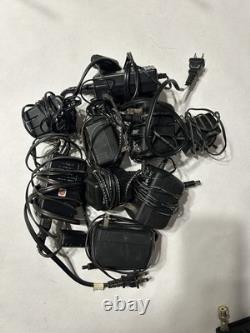 Lot de 13 radios bidirectionnelles Motorola Radius VHF, toutes sur la même fréquence, avec chargeurs et micros