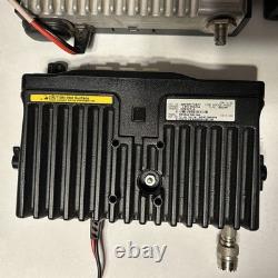 Lot de 13 radios bidirectionnelles Motorola Radius VHF, toutes sur la même fréquence, avec chargeurs et micros
