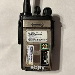Lot de 13 radios bidirectionnelles Motorola Radius VHF, toutes sur la même fréquence, avec chargeurs et micros