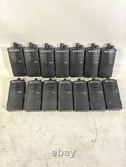 Lot de 14 radios bidirectionnelles Motorola CP110 sans batterie ni antenne H96KCC9AA2AA