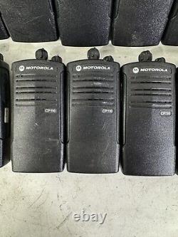 Lot de 14 radios bidirectionnelles Motorola CP110 sans batterie ni antenne H96KCC9AA2AA