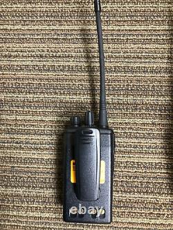 Lot de 16 radios bidirectionnelles UHF Standard VX-261 Vertex/Motorola