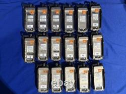 Lot de 17 radios bidirectionnelles Motorola XPR 6580 AAH55UCH9LB1AN avec 3 batteries non testées