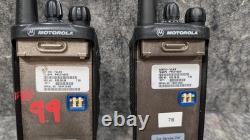 Lot de 2 ? Radios bidirectionnelles Motorola HT1250 VHF AAH25KDF9AA5AN et station de charge