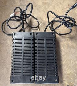 Lot de 2 alimentations pour radio mobile/base Motorola HPN4002B AA16670 14V 10A