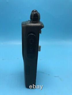 Lot de 2 radios bidirectionnelles MOTOROLA CP200d AAH01QDC9JA2AN UHF 403-470MHZ 16CH