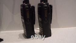 Lot de 2 radios bidirectionnelles Motorola MTX9250 900MHz AAH25WCH4GB6AN avec batterie