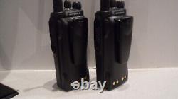 Lot de 2 radios bidirectionnelles Motorola MTX9250 900MHz AAH25WCH4GB6AN avec batterie