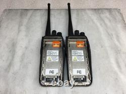 Lot de 2 radios bidirectionnelles Motorola XPR 6550 AAH55QDH9LA1AN avec 2x micros filaires sans batteries