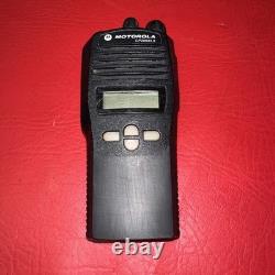 Lot de 2 radios bidirectionnelles UHF Motorola CP200XLS AAH50RDF9AA5AN authentiques TESTÉES