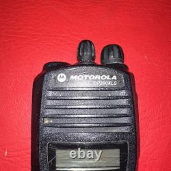 Lot de 2 radios bidirectionnelles UHF Motorola CP200XLS AAH50RDF9AA5AN authentiques TESTÉES