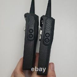 Lot de 2 radios bidirectionnelles UHF Motorola CP200d AAH01QDC9JC2AN 403-470MHz