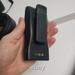 Lot de 2 radios bidirectionnelles UHF Motorola CP200d AAH01QDC9JC2AN 403-470MHz