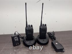 Lot de 2 radios bidirectionnelles UHF Motorola Radius CP200 AAH50RDC9AA1AN R90
