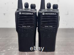 Lot de 2 radios bidirectionnelles UHF Motorola Radius CP200 AAH50RDC9AA1AN R90