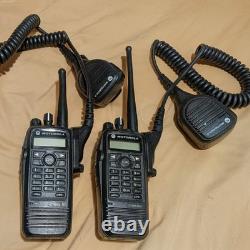 Lot de 2 radios bidirectionnelles portatives Motorola XPR 6550 UHF avec micros haut-parleurs