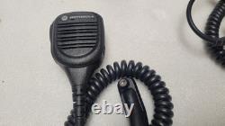 Lot de 2 talkies-walkies Motorola XPR6580 avec batterie-micro-chargeur