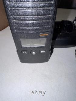 Lot de 3 Motorola RDU4160D RDX radios bidirectionnelles avec deux chargeurs. TESTÉES