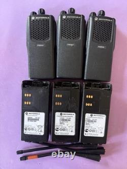 (Lot de 3) Radios bidirectionnelles Motorola PR860 UHF 16CH 4 Watts AAH45RDC9AA3AN
