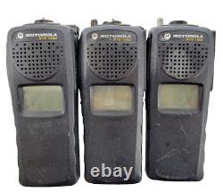 Lot de 3 radios bidirectionnelles UHF Motorola XTS1500 modèle H66UCD9PW5AN