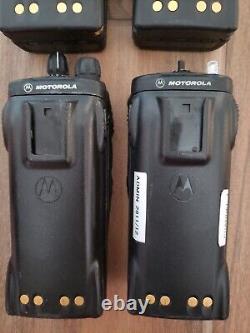 Lot de 4 radios bidirectionnelles Motorola HT1250 UHF 450-512MHz AAH25SDF9AA5AN non testées