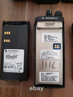 Lot de 4 radios bidirectionnelles Motorola HT1250 UHF 450-512MHz AAH25SDF9AA5AN non testées