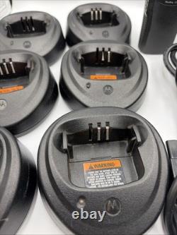 Lot de 4 radios bidirectionnelles Motorola Radius CP200 VHF, 6 bases, 1 chargeur ?????, à lire