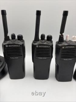 Lot de 4 radios bidirectionnelles Motorola Radius CP200 VHF, 6 bases, 1 chargeur ?????, à lire