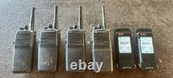 Lot de 4 radios bidirectionnelles Motorola XPR 6350 UHF 6 canaux / 2 de rechange