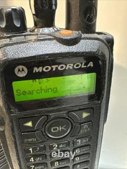 Lot de 5 radios bidirectionnelles Motorola XPR6550 AAH55QDH9LA1AN (ensemble complet) Lot de 5 radios bidirectionnelles Motorola XPR6550 AAH55QDH9LA1AN (ensemble complet)