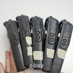 Lot de 5 radios bidirectionnelles UHF Motorola CP200d AAH01QDC9JC2AN 403-470 MHz (À LIRE)