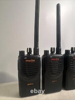 Lot de 5 radios bidirectionnelles VHF Motorola Mag One BPR40-AAH84KDS8AA1AN / Pas de chargeur
