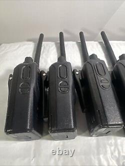 Lot de 5 radios bidirectionnelles VHF Motorola Mag One BPR40-AAH84KDS8AA1AN / Pas de chargeur