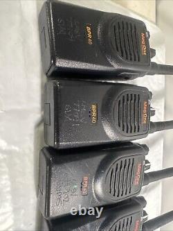 Lot de 5 radios bidirectionnelles VHF Motorola Mag One BPR40-AAH84KDS8AA1AN / Pas de chargeur