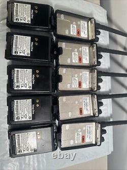 Lot de 5 radios bidirectionnelles VHF Motorola Mag One BPR40-AAH84KDS8AA1AN / Pas de chargeur