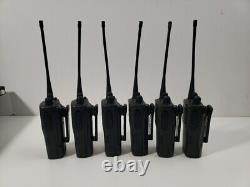 Lot de 6 Motorola CP200d, AAH01QDC9JC2AN, Radio bidirectionnelle UHF portative avec station d'accueil
