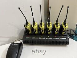 Lot de 6 radios bidirectionnelles Motorola XTS5000R H18UCF9PW6AN 700/800 MHz avec chargeur vert